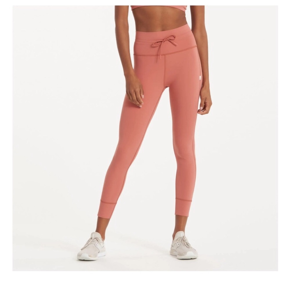 Vuori Daily Leggings, cinnamon, medium NWT